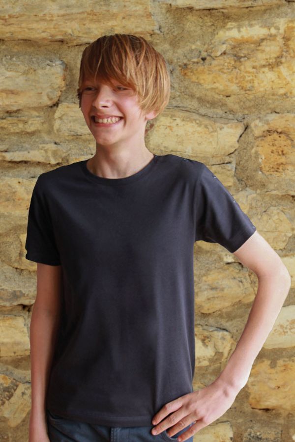 Photo du tee-shirt adapté au Broviac® pour enfant à manches courtes