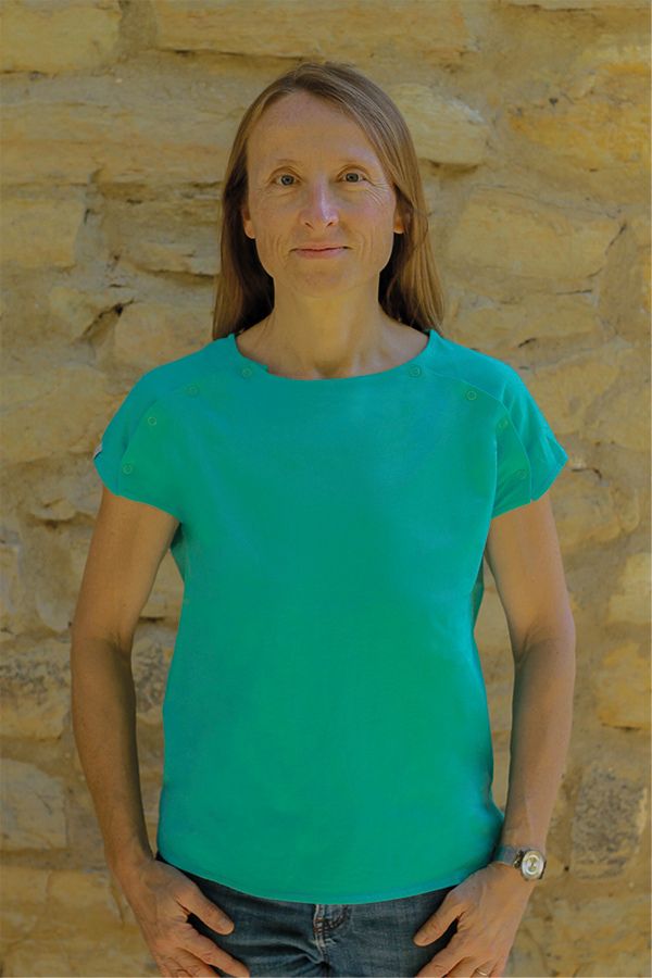 Photo du tee-shirt spécial chimio pour femme à manches courtes