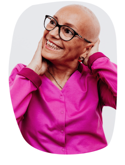 Vêtement_stimulant_la_confiance Le beau sourire d'une patiente qui porte un vêtement pour perfusion